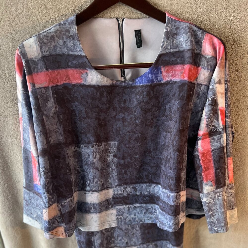 Ethyl 2 Tiered Women's Top - Size Medium - Blue, Red, Charcoal